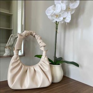 Tom & Deen Ruffled Emily Handbag/Shoulder Bag